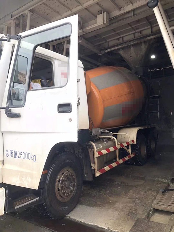 https://images.tongzsf.com/tong/truck_machine/20210128/16012122c7dd28.jpg