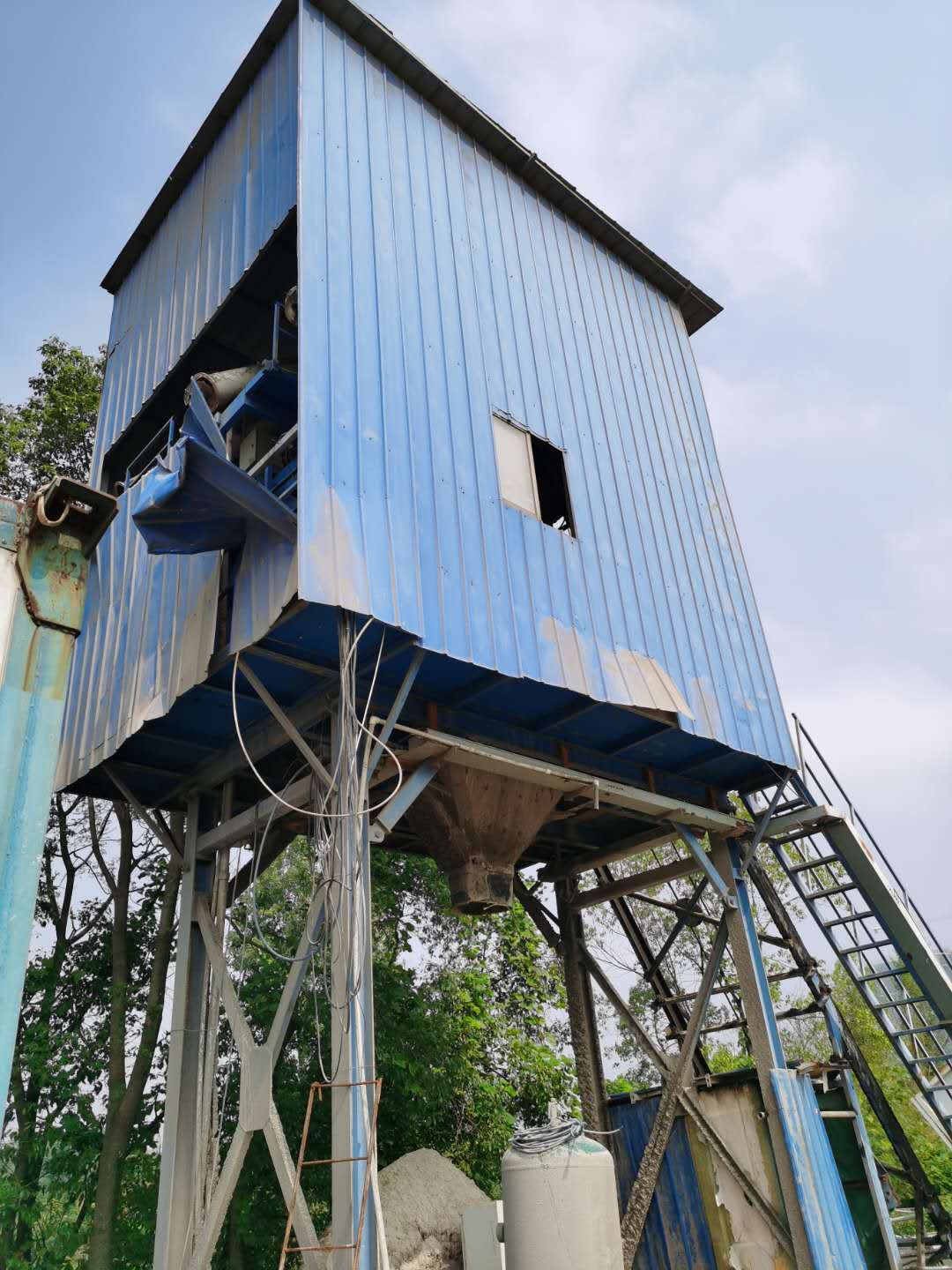 https://images.tongzsf.com/tong/truck_machine/20210128/16012135d081ec.jpg