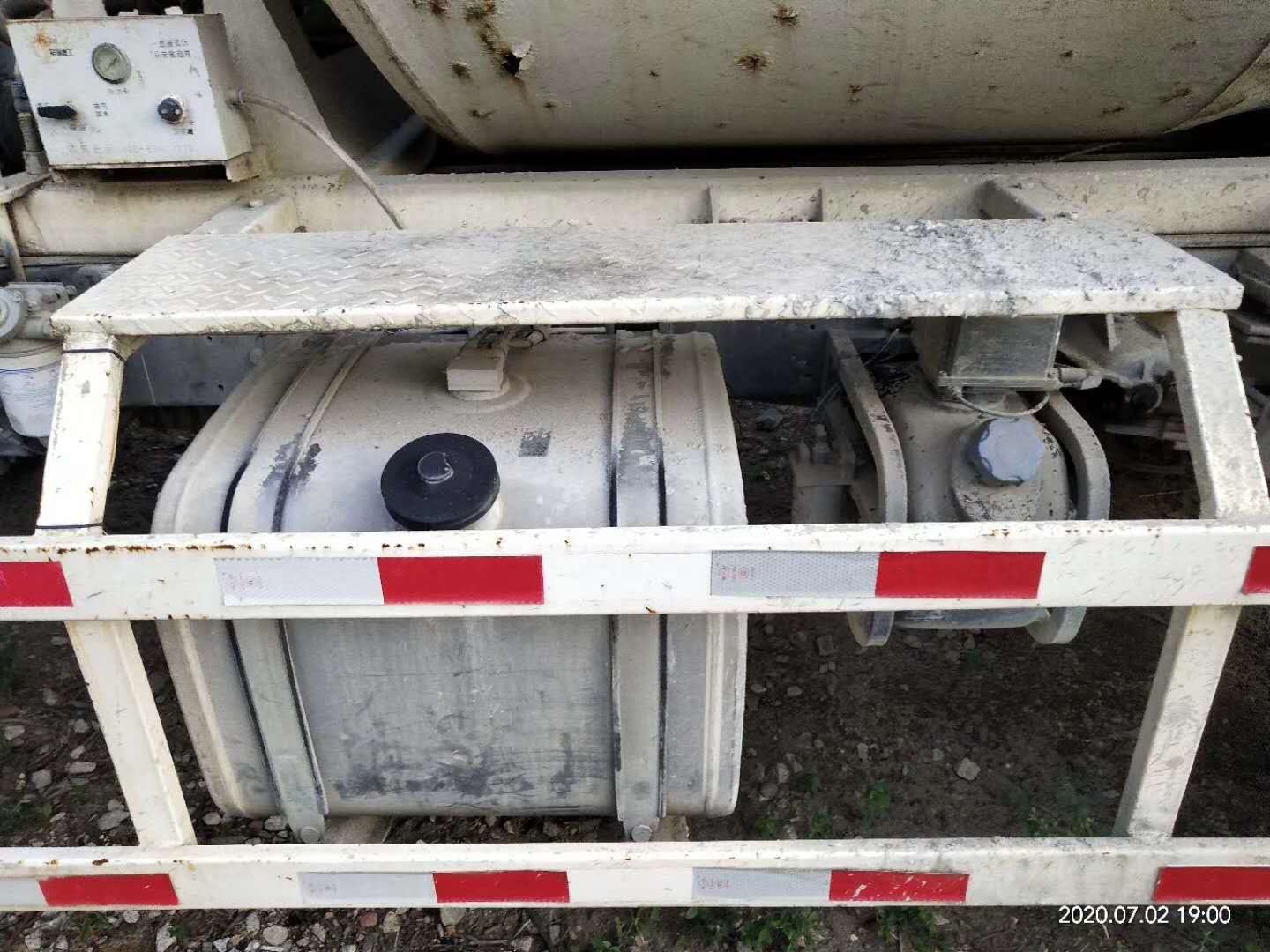 https://images.tongzsf.com/tong/truck_machine/20210128/160121a6873796.jpg