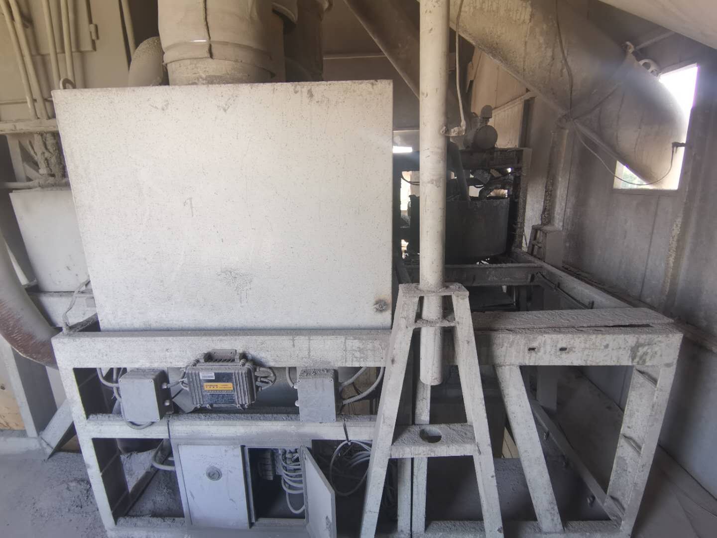 https://images.tongzsf.com/tong/truck_machine/20210128/16012203bd9ec2.jpg