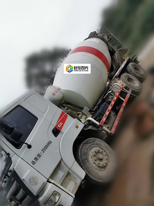 https://images.tongzsf.com/tong/truck_machine/20210128/16012229f39273.jpg