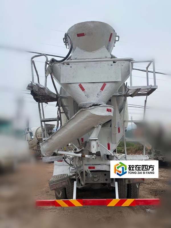 https://images.tongzsf.com/tong/truck_machine/20210128/16012274aa8fd3.jpg