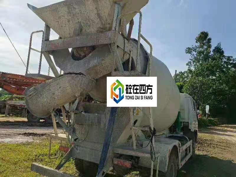 https://images.tongzsf.com/tong/truck_machine/20210128/160122e4ba9450.jpg