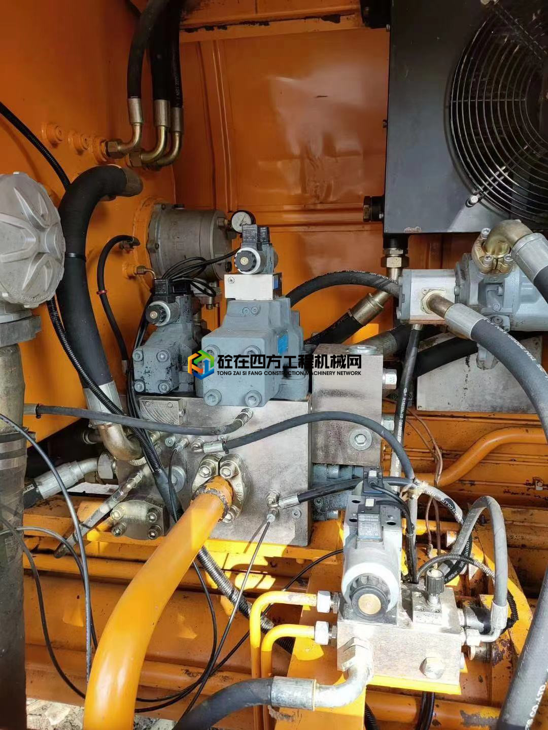 https://images.tongzsf.com/tong/truck_machine/20210128/1601230cddfe80.jpg