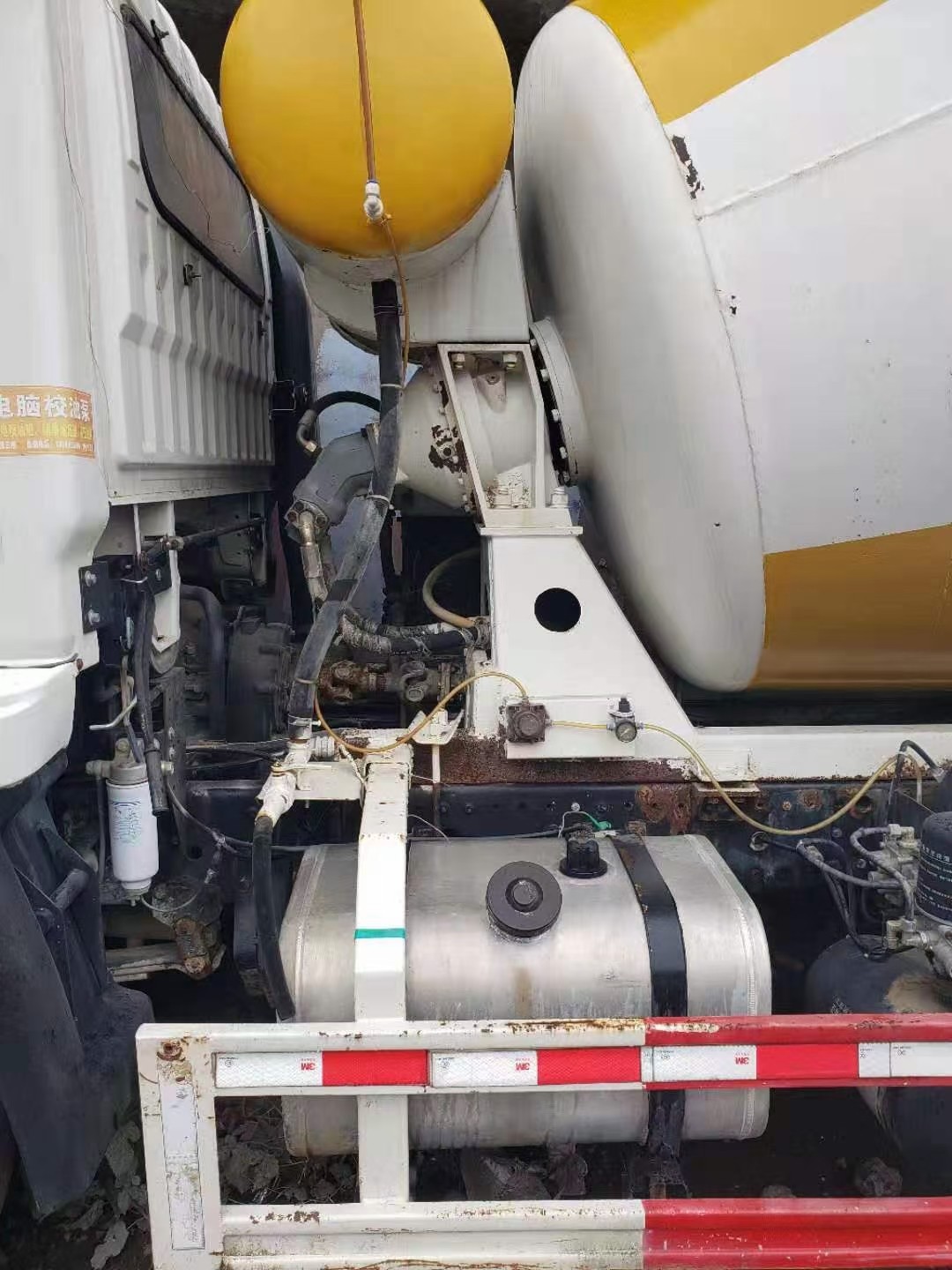 https://images.tongzsf.com/tong/truck_machine/20210128/16012368c1e34a.jpg