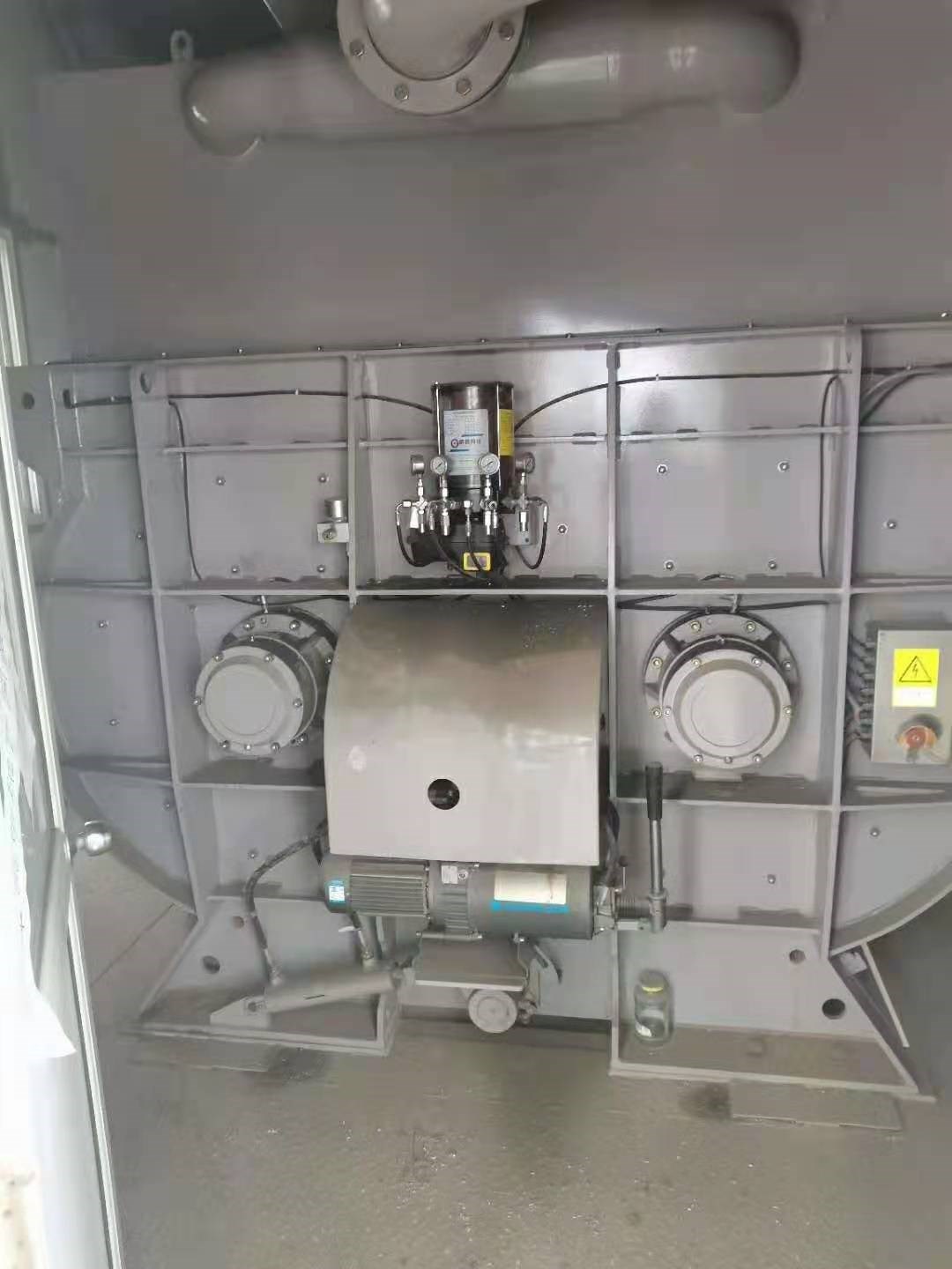 https://images.tongzsf.com/tong/truck_machine/20210128/1601238ee2ad84.jpg