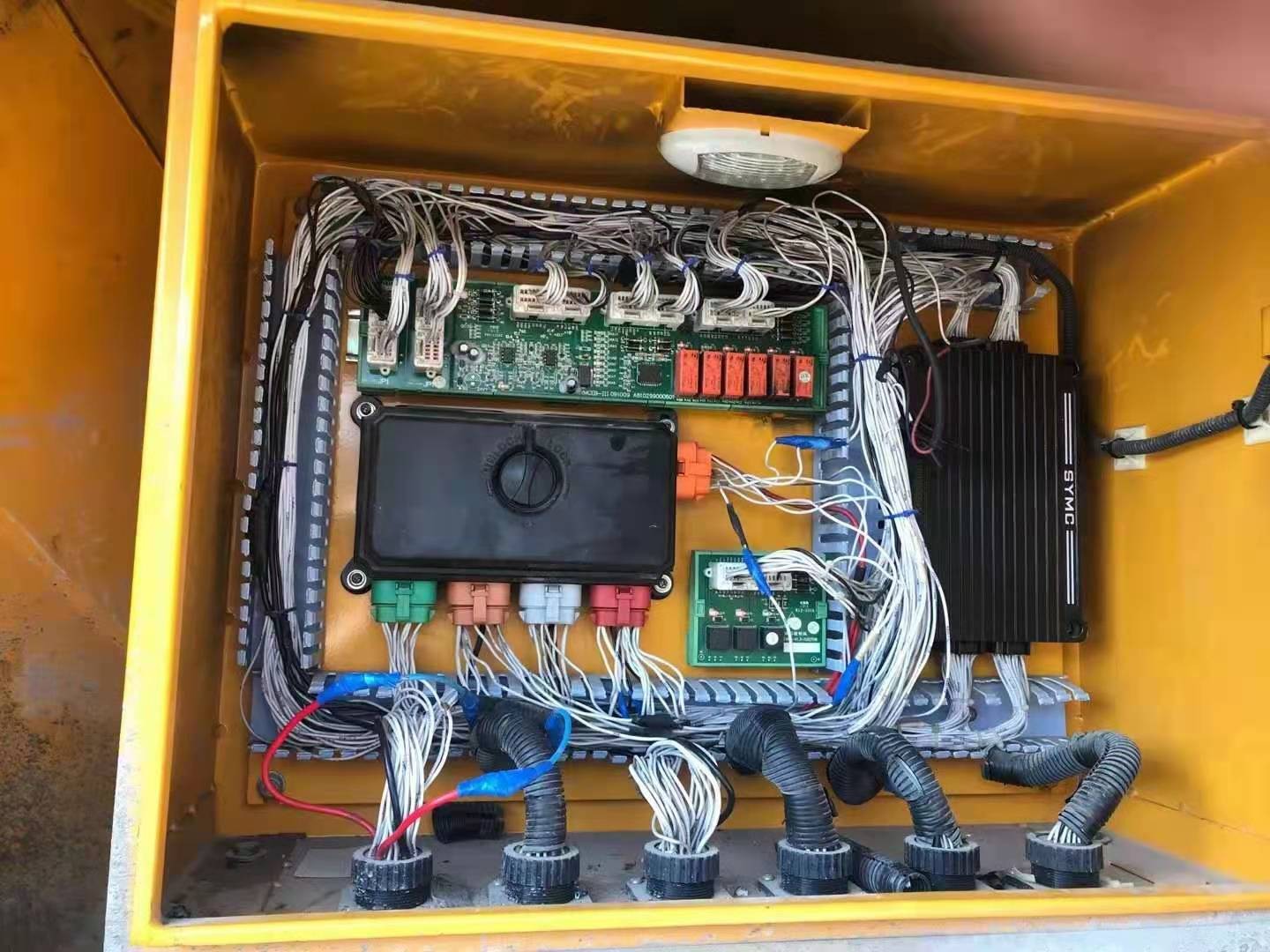 https://images.tongzsf.com/tong/truck_machine/20210128/160124b8e3e0fe.jpg