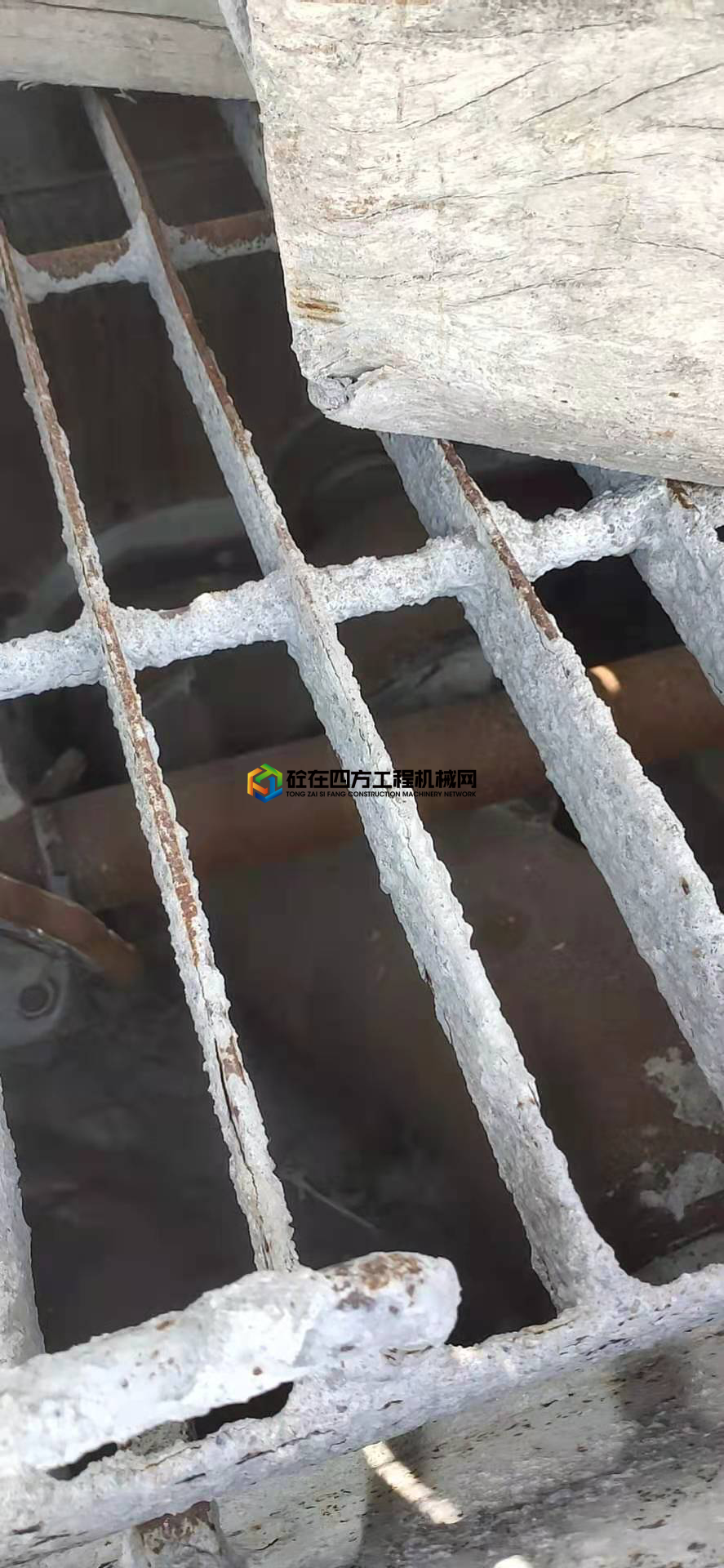 https://images.tongzsf.com/tong/truck_machine/20210217/1602d3ba6ee8f5.jpg