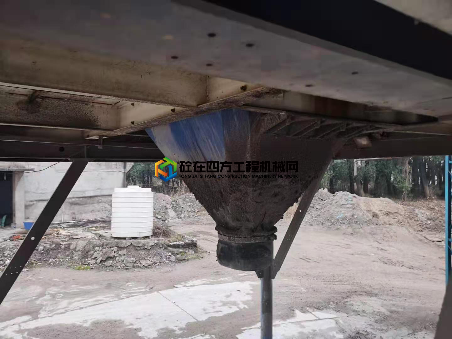 https://images.tongzsf.com/tong/truck_machine/20210221/16031d4ae7ff6c.jpg
