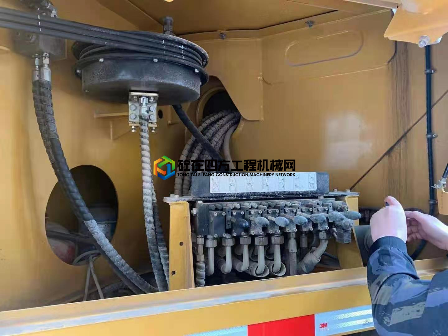https://images.tongzsf.com/tong/truck_machine/20210227/16039d850c2d23.jpg