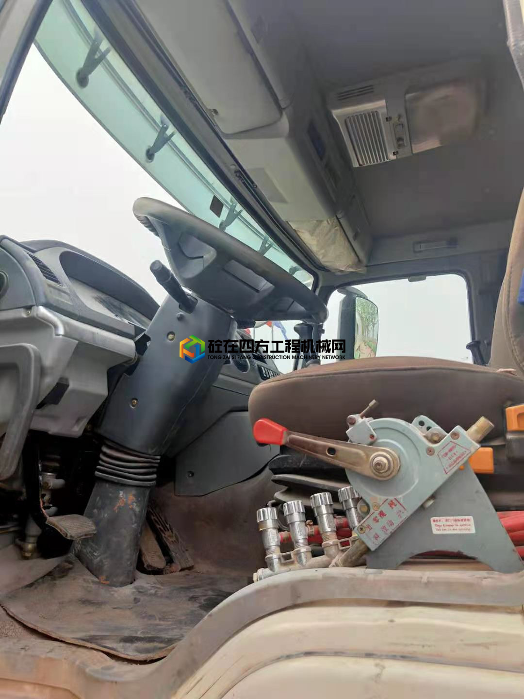 https://images.tongzsf.com/tong/truck_machine/20210306/160433540df0b1.jpg