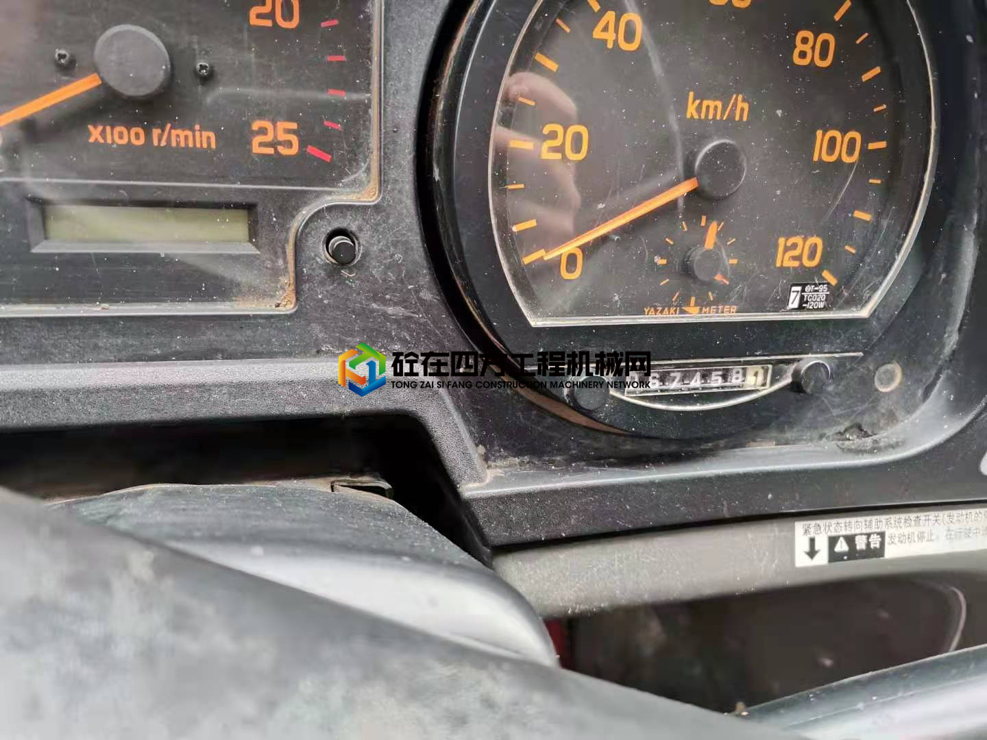 https://images.tongzsf.com/tong/truck_machine/20210308/1604579de1dcd6.jpg
