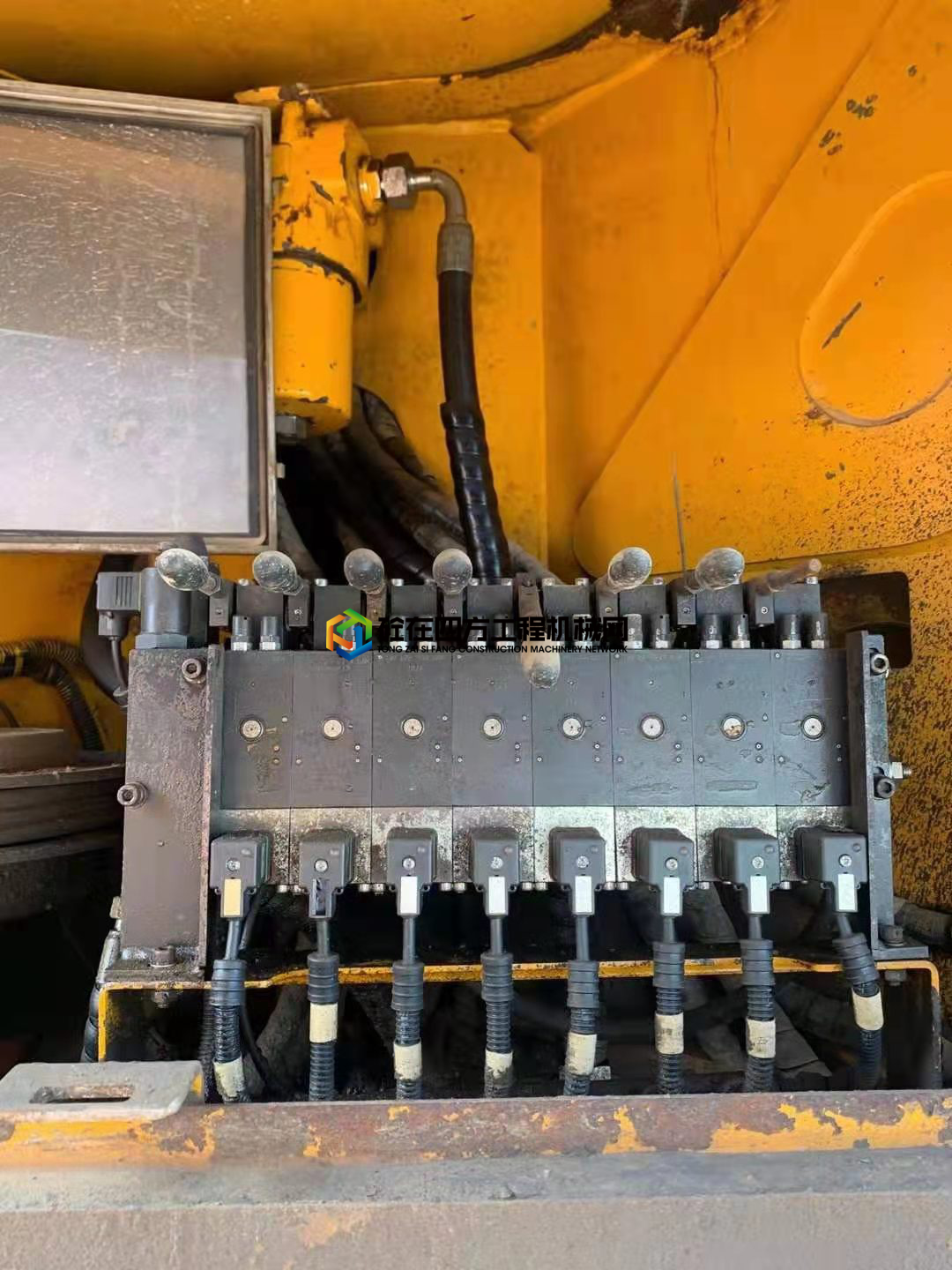 https://images.tongzsf.com/tong/truck_machine/20210309/16046cf817076d.jpg