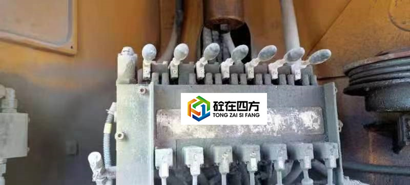 https://images.tongzsf.com/tong/truck_machine/20210309/160472fc7ac5fe.jpg