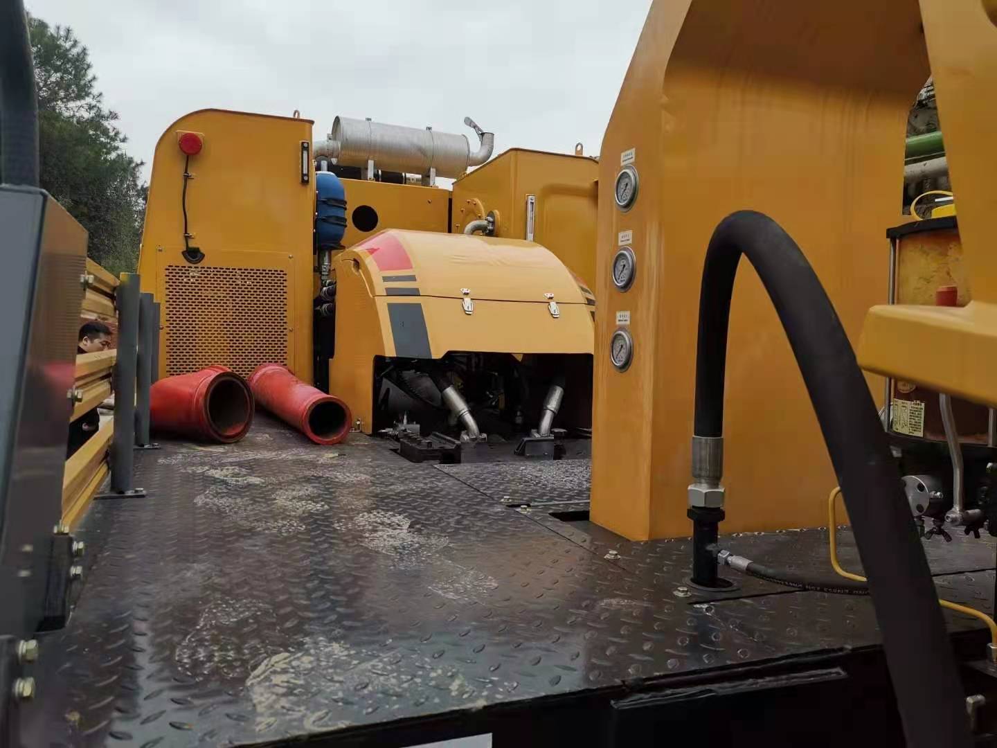 https://images.tongzsf.com/tong/truck_machine/20210309/1604738b600558.jpg