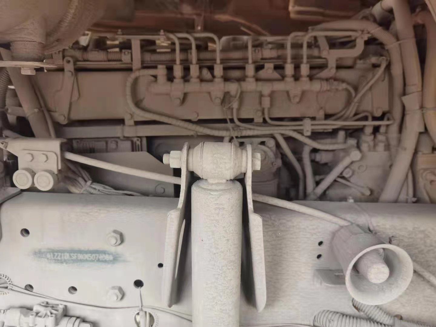 https://images.tongzsf.com/tong/truck_machine/20210312/1604ad4ce99d44.jpg