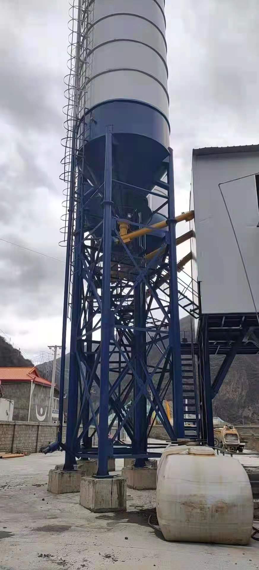 https://images.tongzsf.com/tong/truck_machine/20210313/1604c19320c7db.jpg