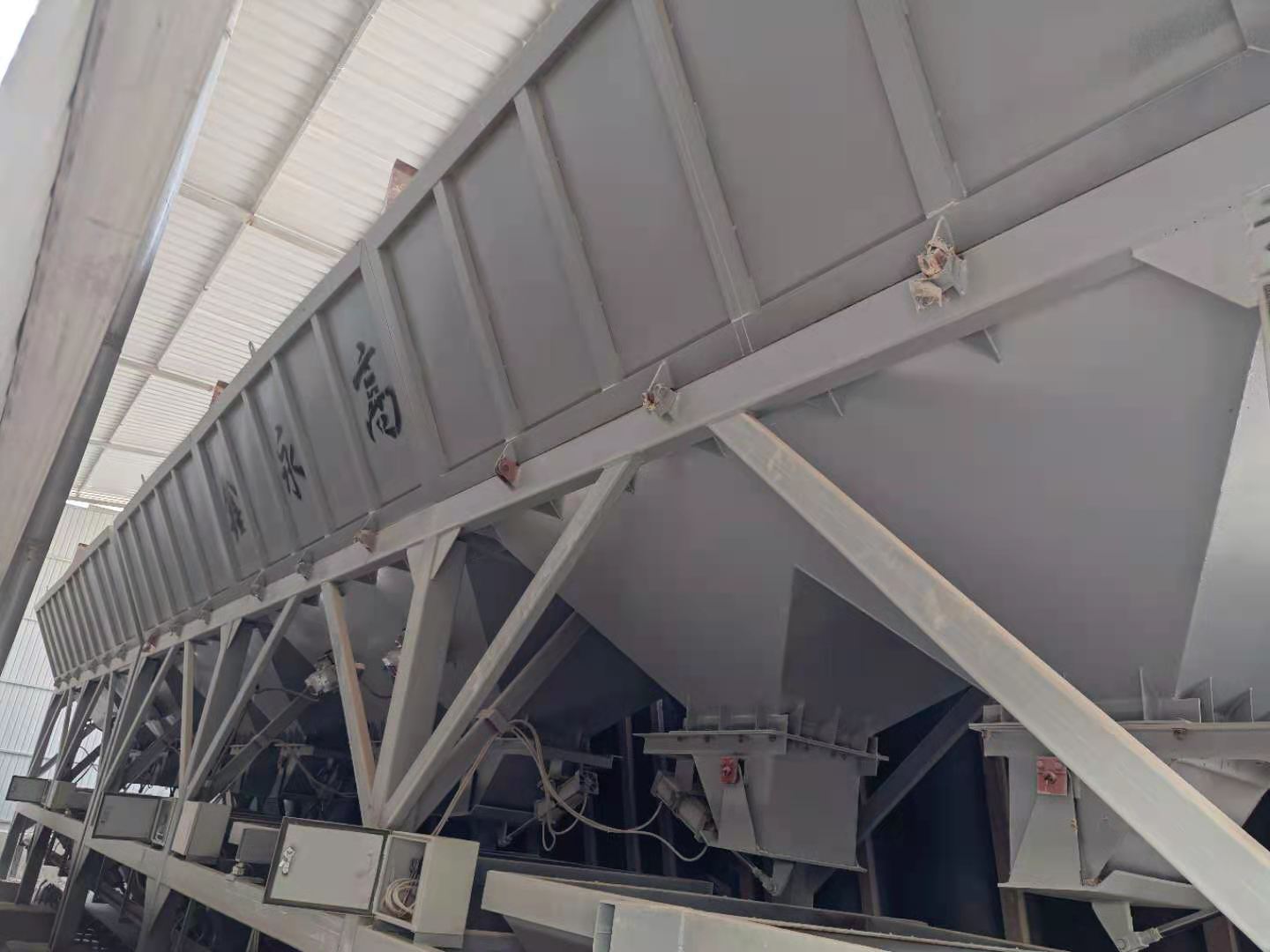 https://images.tongzsf.com/tong/truck_machine/20210313/1604c1e122b68a.jpg
