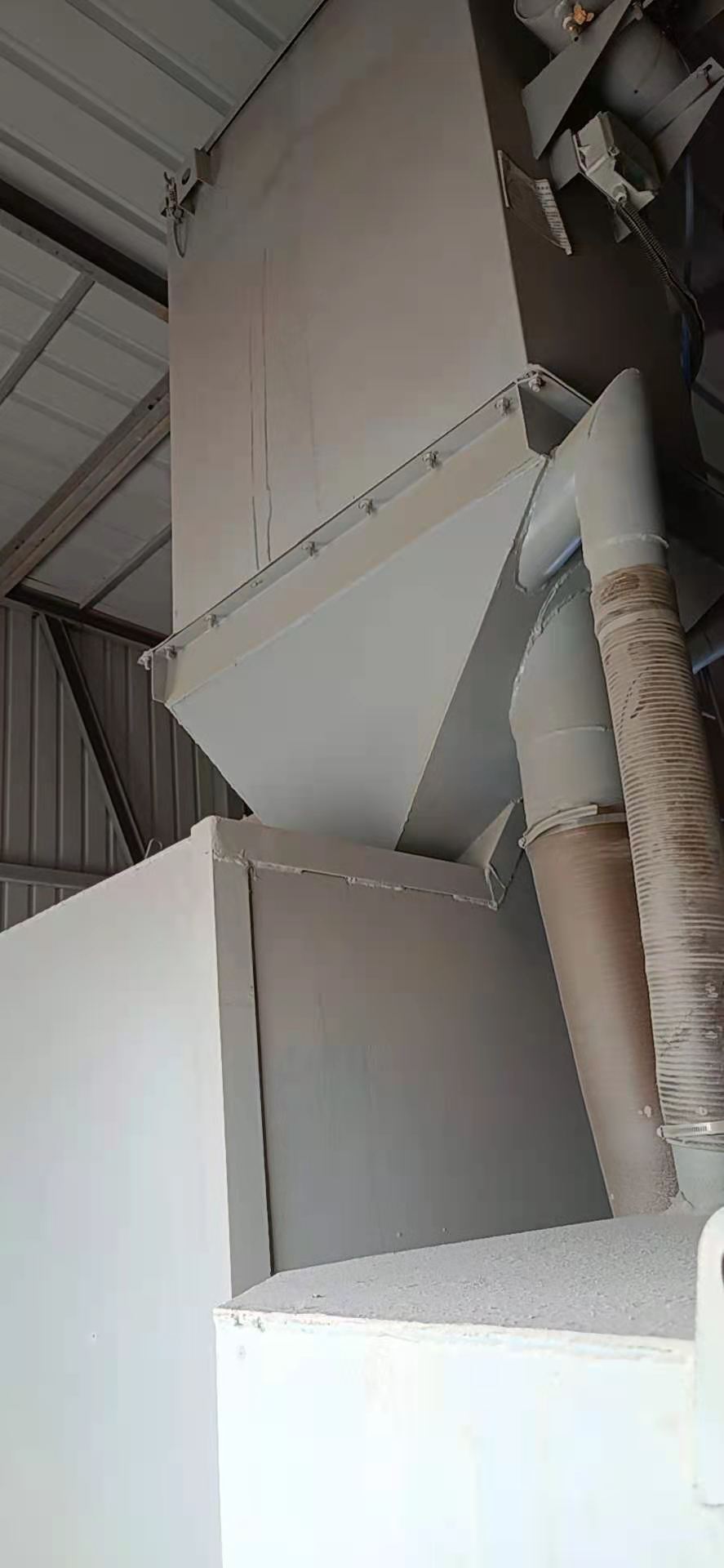 https://images.tongzsf.com/tong/truck_machine/20210313/1604c1e1259ba9.jpg