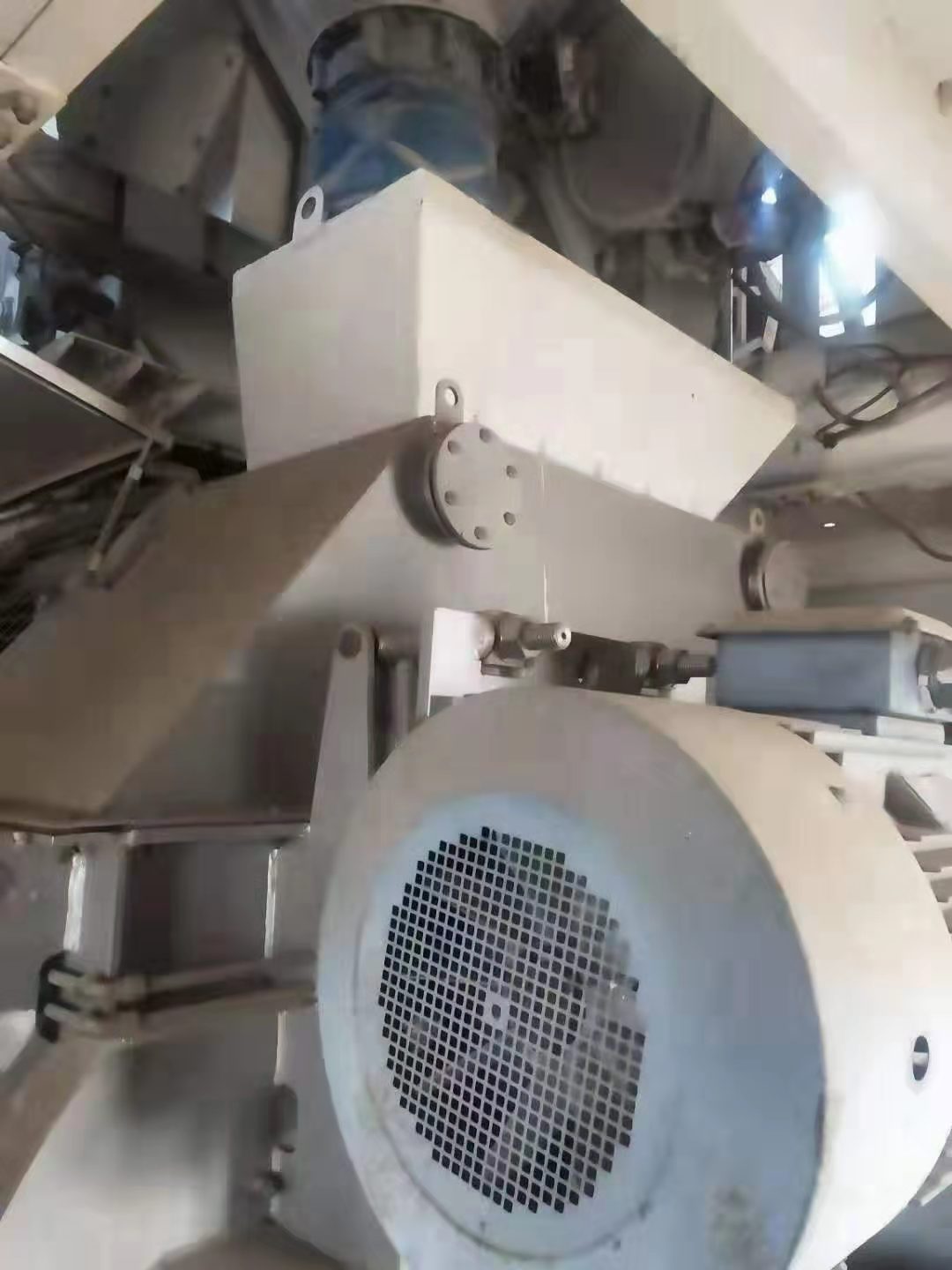 https://images.tongzsf.com/tong/truck_machine/20210313/1604c81f7bafb3.jpg