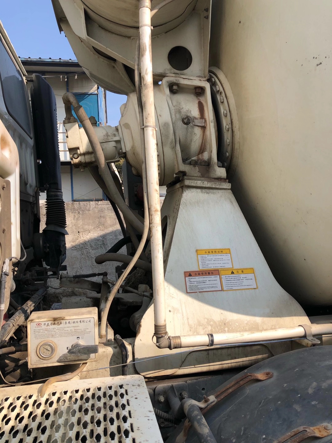 https://images.tongzsf.com/tong/truck_machine/20210313/1604c9f7dc8c84.jpg