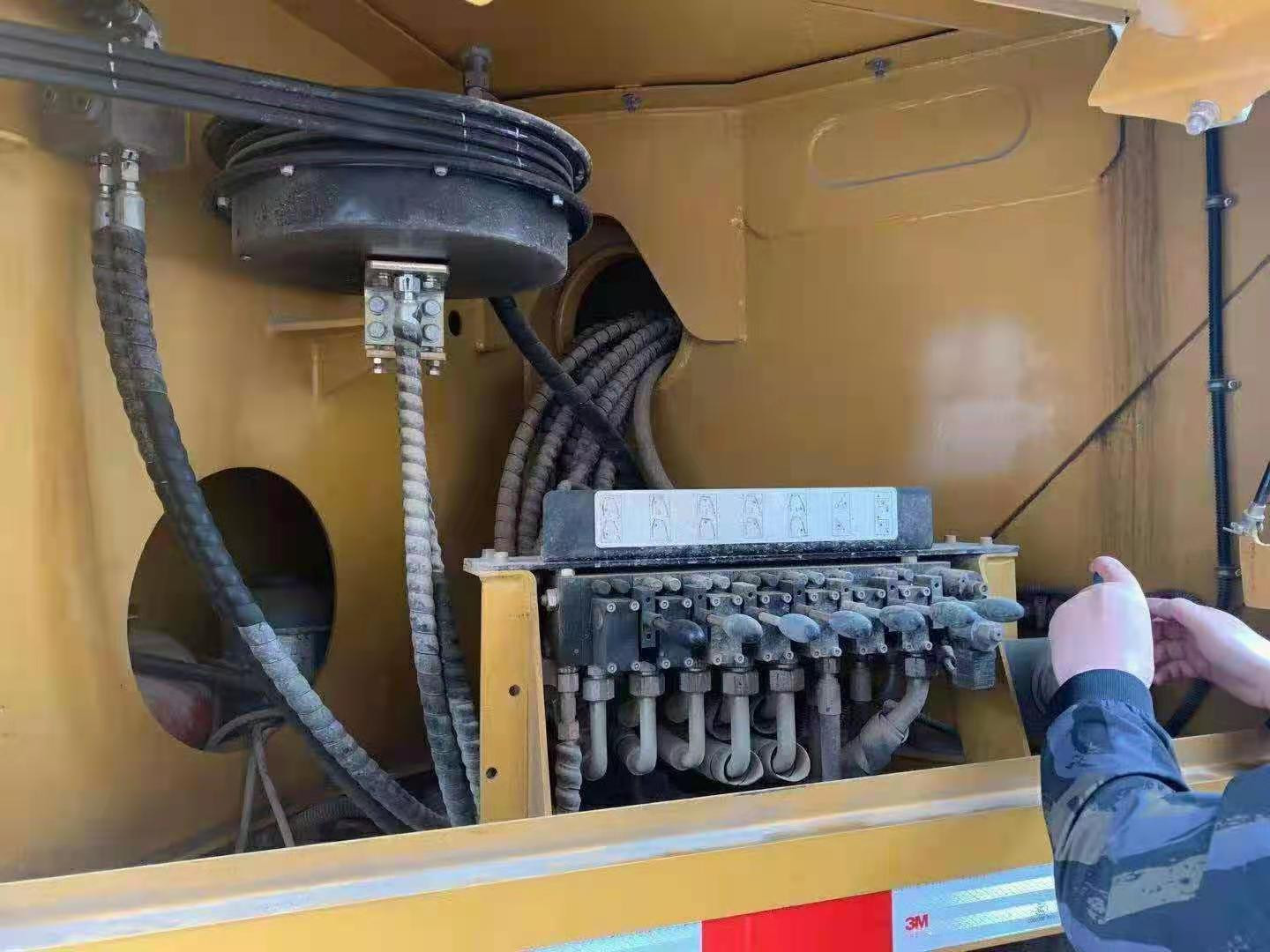 https://images.tongzsf.com/tong/truck_machine/20210315/1604ec501b5aee.jpg