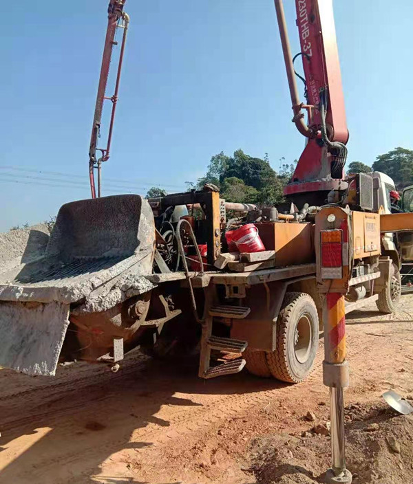 https://images.tongzsf.com/tong/truck_machine/20210315/1604eef60c48f6.jpg