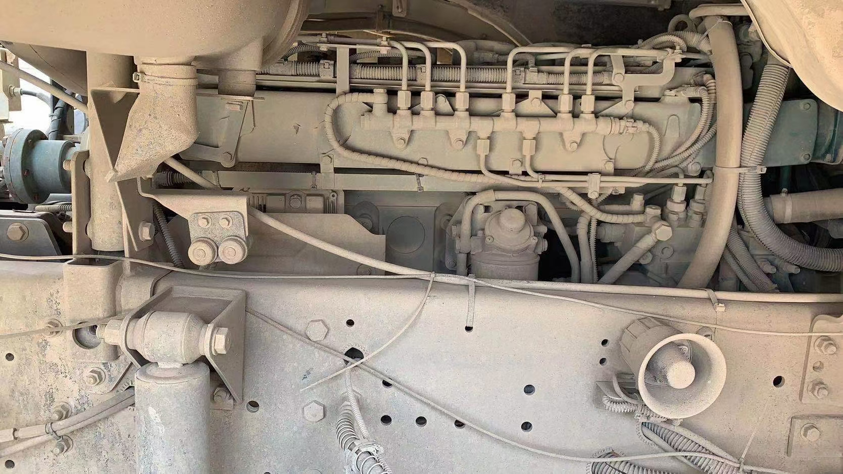 https://images.tongzsf.com/tong/truck_machine/20210315/1604f2a0a82cf5.jpg