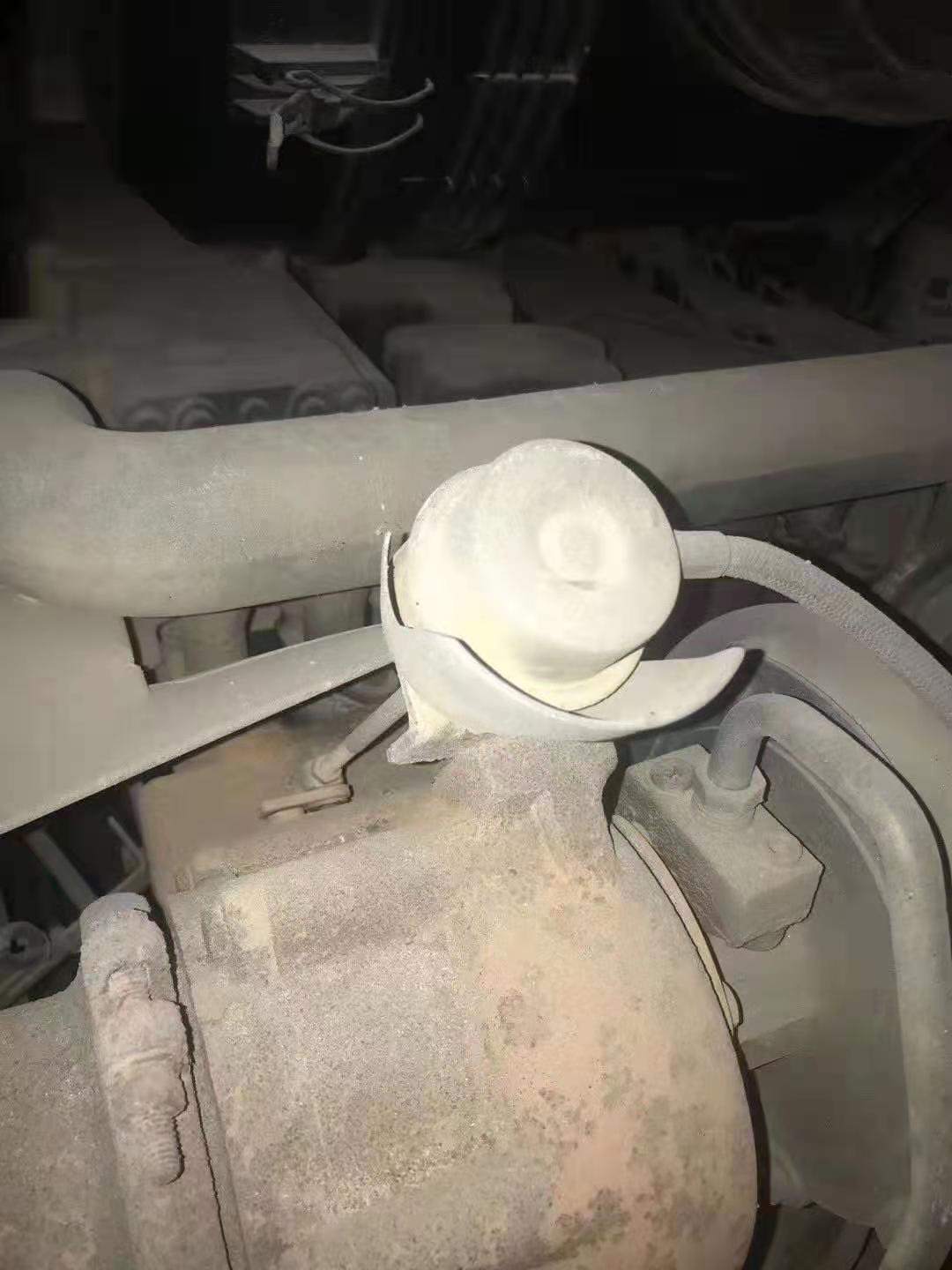 https://images.tongzsf.com/tong/truck_machine/20210316/160504fcfbd5cd.jpg