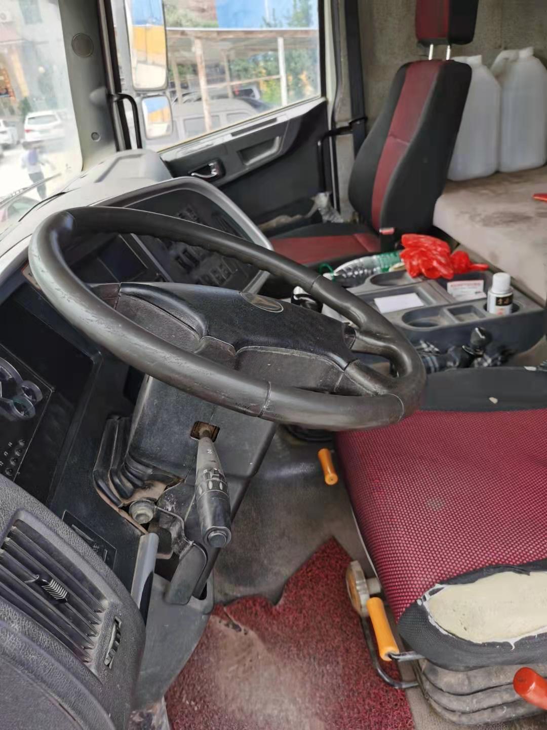 https://images.tongzsf.com/tong/truck_machine/20210316/160506c78bac61.jpg