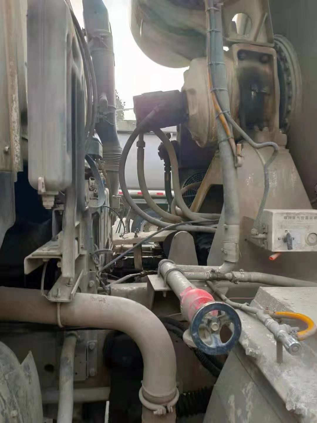 https://images.tongzsf.com/tong/truck_machine/20210317/160516e5948f10.jpg