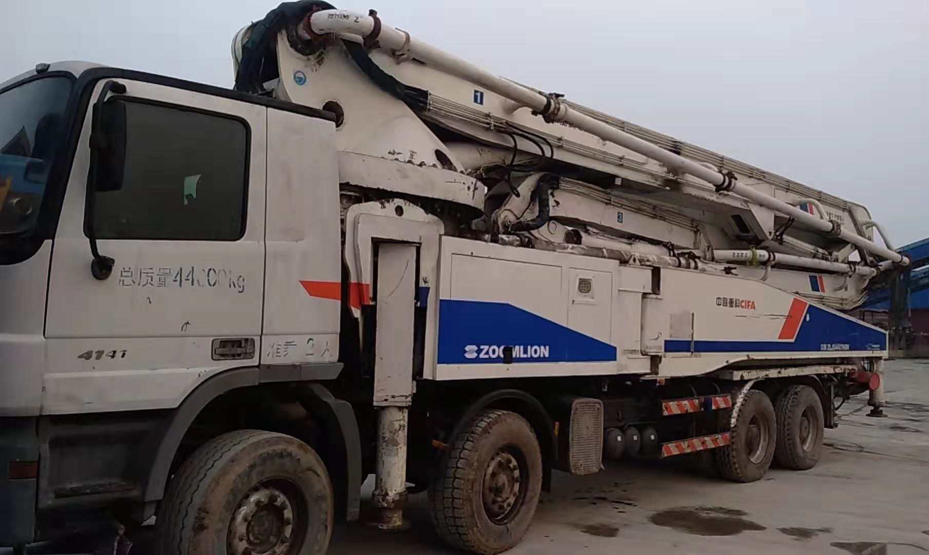 https://images.tongzsf.com/tong/truck_machine/20210317/160519f8b2f7f8.jpg