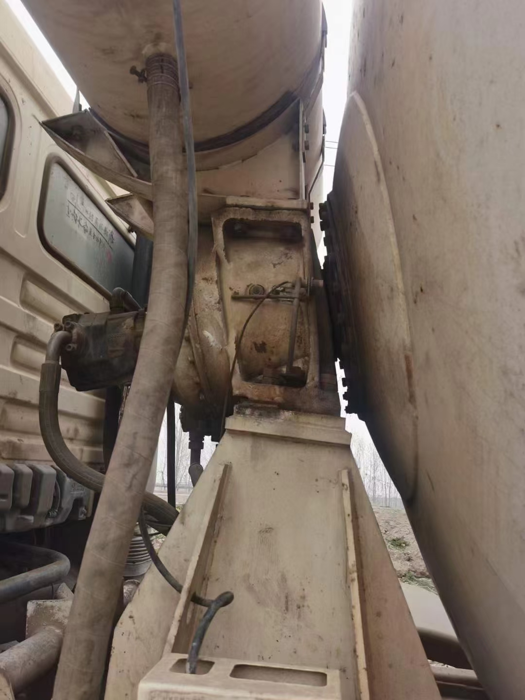 https://images.tongzsf.com/tong/truck_machine/20210319/160543e8d732ff.jpg