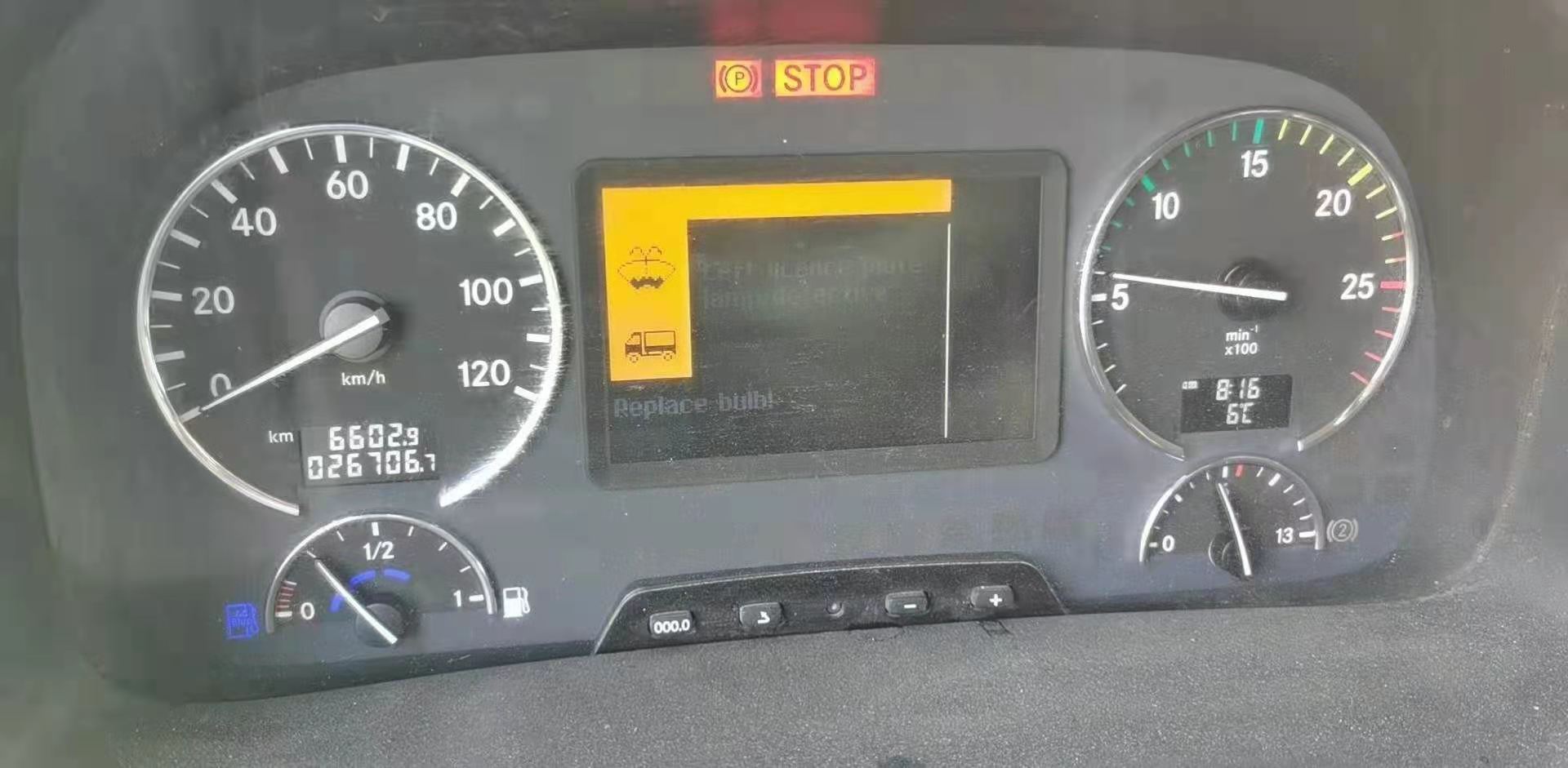 https://images.tongzsf.com/tong/truck_machine/20210320/160556cae1fa9c.jpg