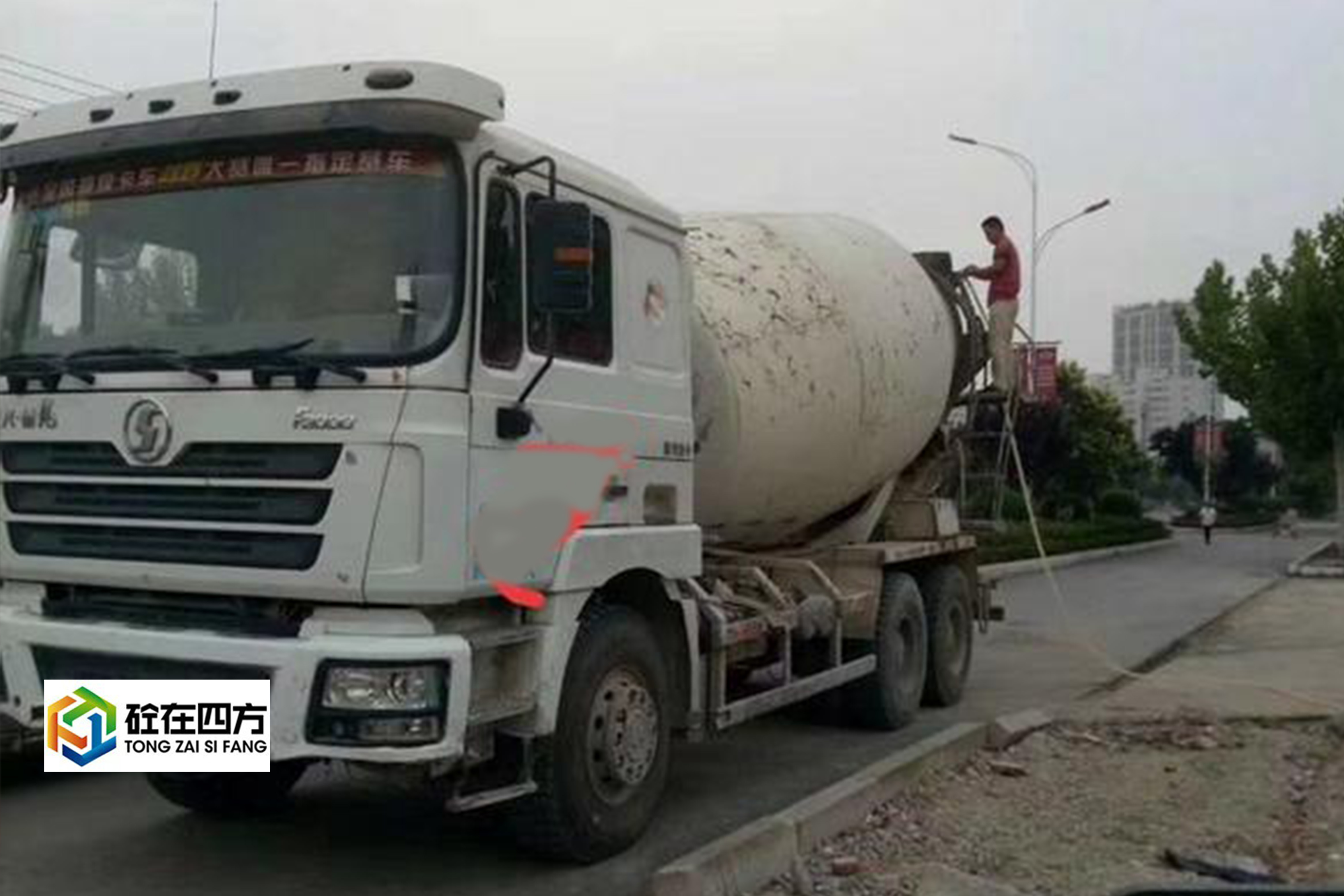 https://images.tongzsf.com/tong/truck_machine/20210323/1605955fe26ca5.jpg