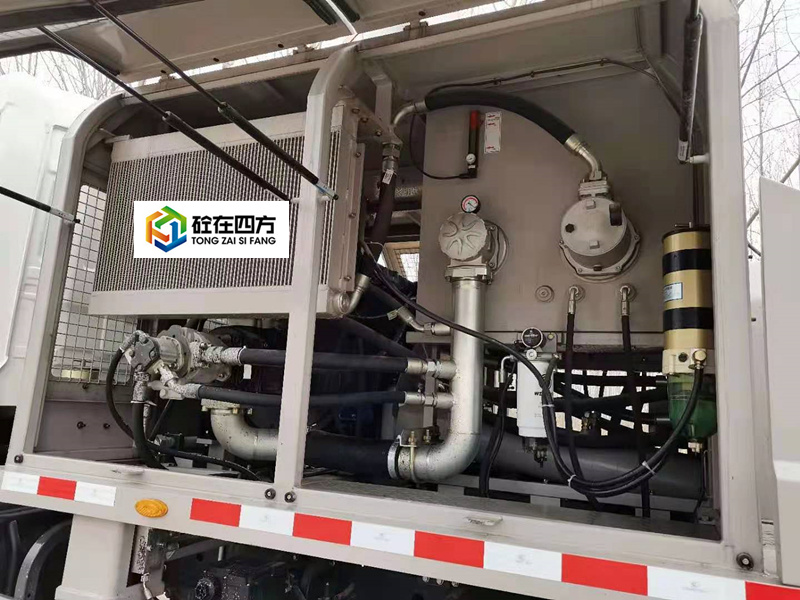 https://images.tongzsf.com/tong/truck_machine/20210324/1605aa6cd04bfa.jpg