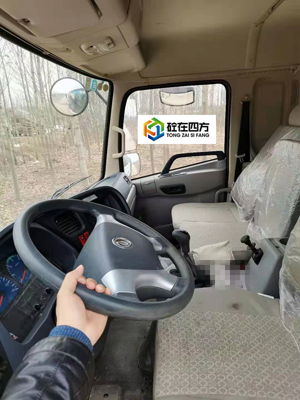 https://images.tongzsf.com/tong/truck_machine/20210324/1605aa6cd171cc.jpg