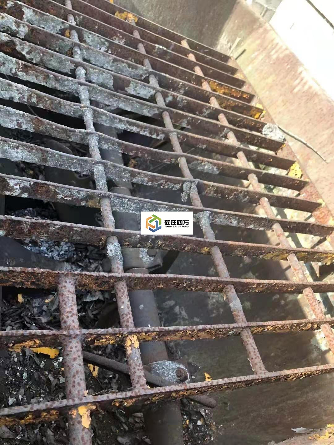 https://images.tongzsf.com/tong/truck_machine/20210325/1605befc21efbe.jpg