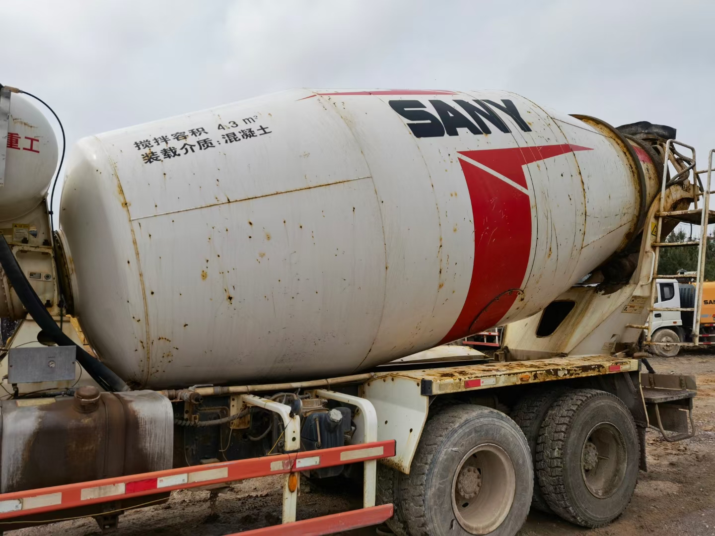 https://images.tongzsf.com/tong/truck_machine/20210325/1605c2b6b58d01.jpg