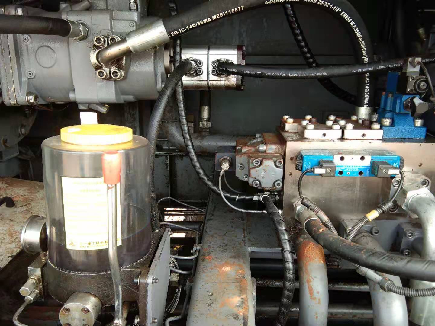 https://images.tongzsf.com/tong/truck_machine/20210326/1605d5b62dfbbd.jpg