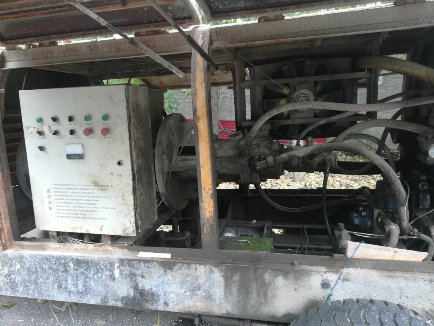 https://images.tongzsf.com/tong/truck_machine/20210326/1605d6fa3628df.jpg