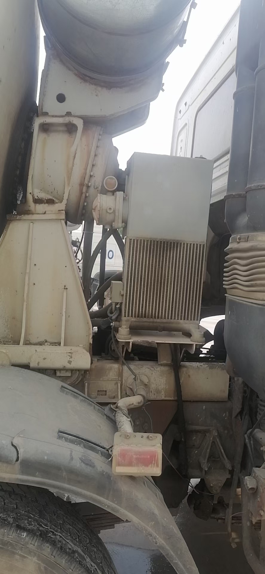 https://images.tongzsf.com/tong/truck_machine/20210326/1605d9b22b4e4b.jpg