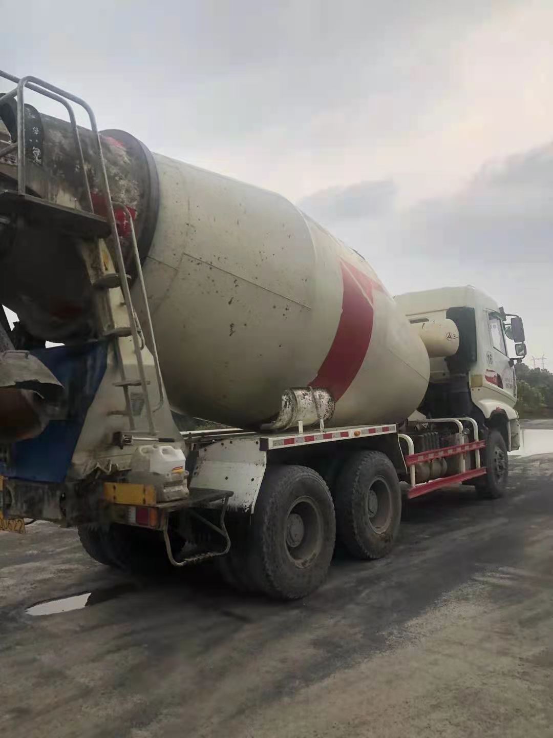 https://images.tongzsf.com/tong/truck_machine/20210327/1605e8a9fed0ee.jpg
