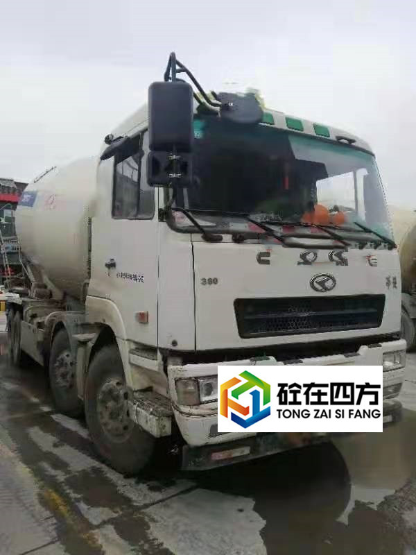 https://images.tongzsf.com/tong/truck_machine/20210327/1605e9af3edcc7.jpg