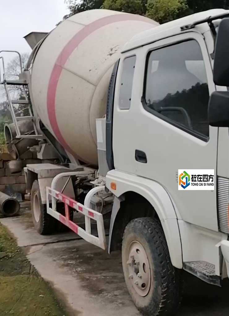 https://images.tongzsf.com/tong/truck_machine/20210329/160613f33b2a3e.jpg