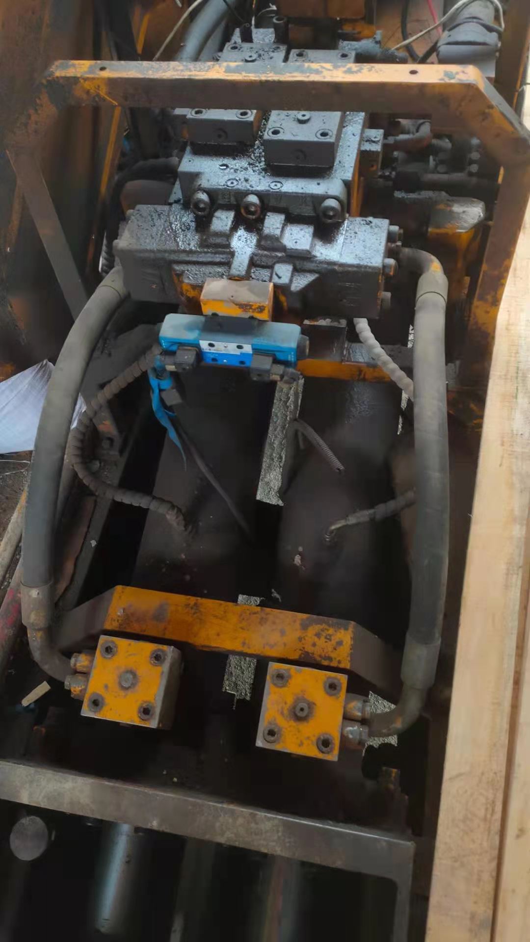 https://images.tongzsf.com/tong/truck_machine/20210330/16062d089be619.jpg