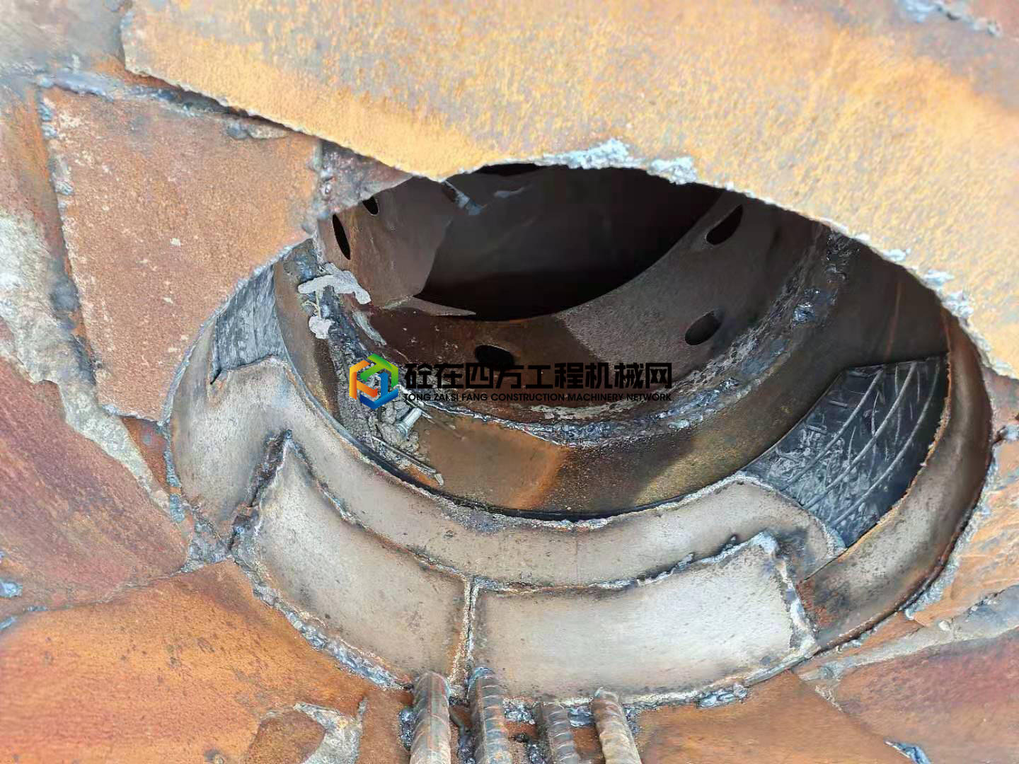 https://images.tongzsf.com/tong/truck_machine/20210401/160653eae372d6.jpg