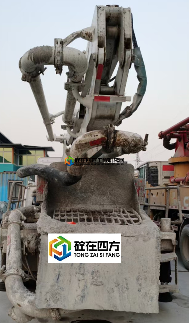 https://images.tongzsf.com/tong/truck_machine/20210408/1606e76fc4bc19.jpg