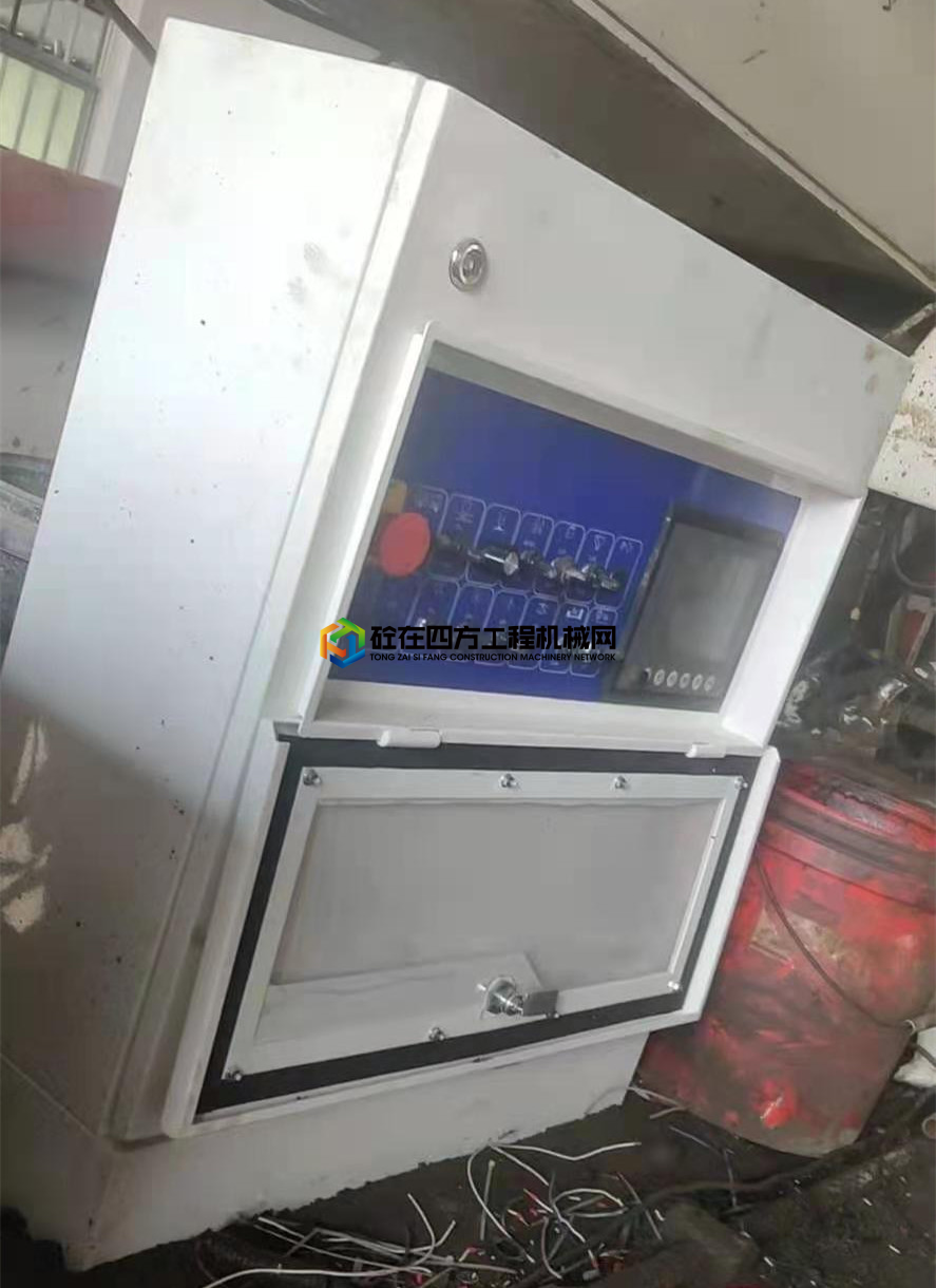 https://images.tongzsf.com/tong/truck_machine/20210409/1606fb9fd0ad89.jpg