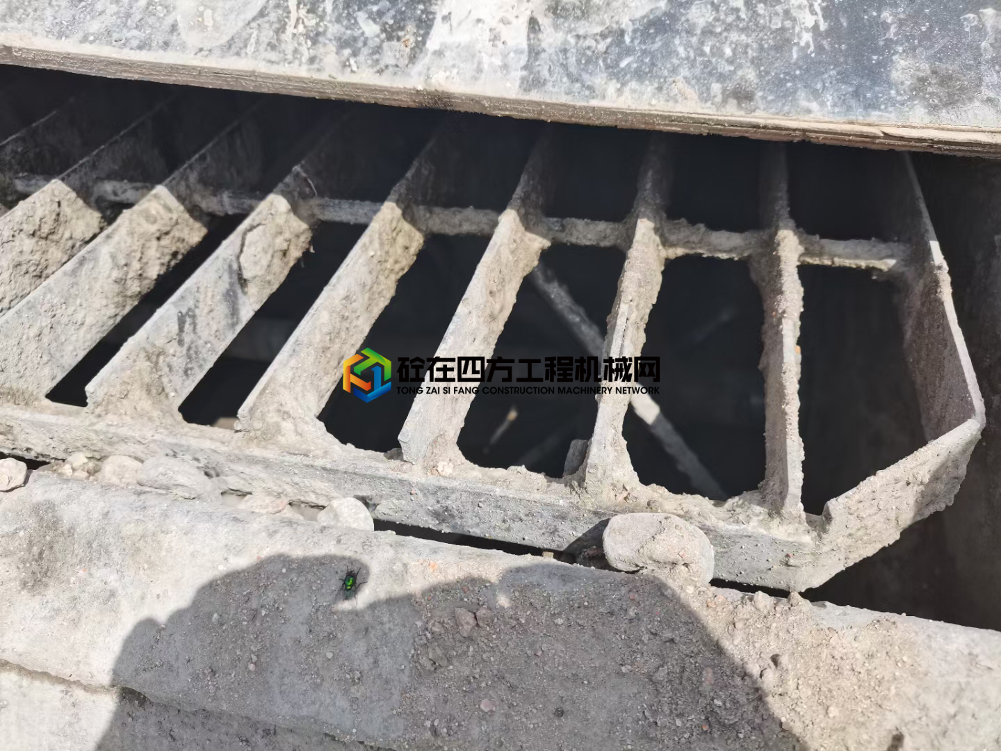 https://images.tongzsf.com/tong/truck_machine/20210412/16073fe0e2b8ba.jpg
